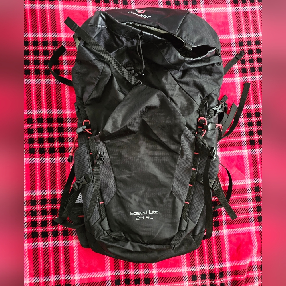 Deuter Speed Lite 24 SL Lightweight Hiking Backpack - Black